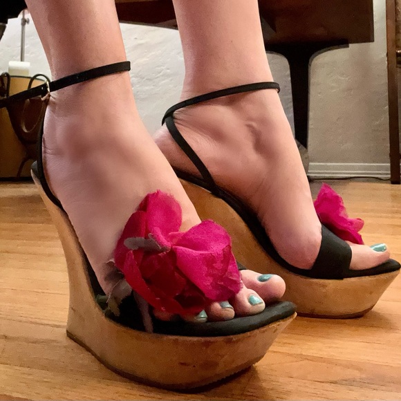 Dolce and Gabbana platforms - Picture 7 of 7